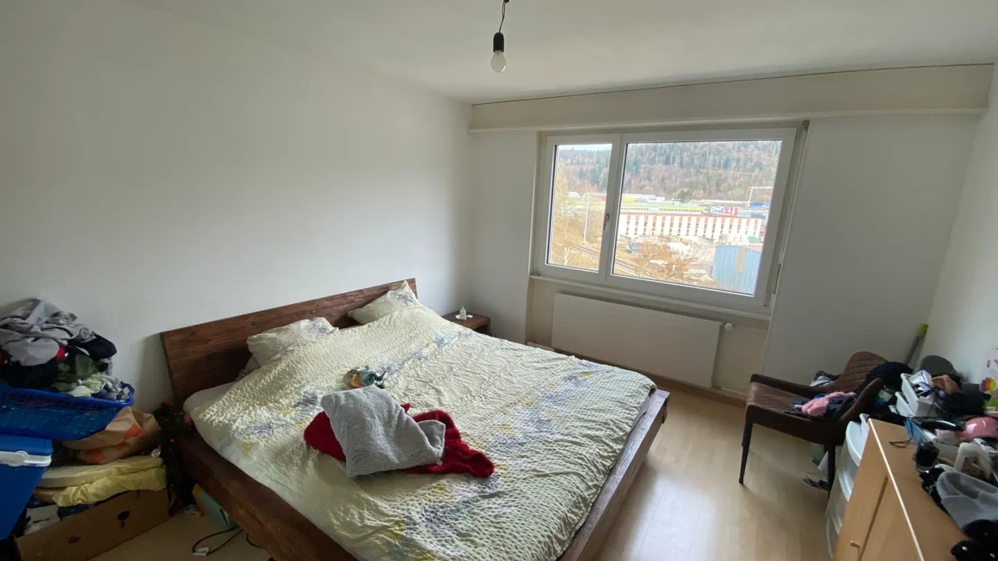 4,5-Zimmer-Wohnung mit Balkon, Aufzug und einem Parkplatz. - Foto 6 von 24