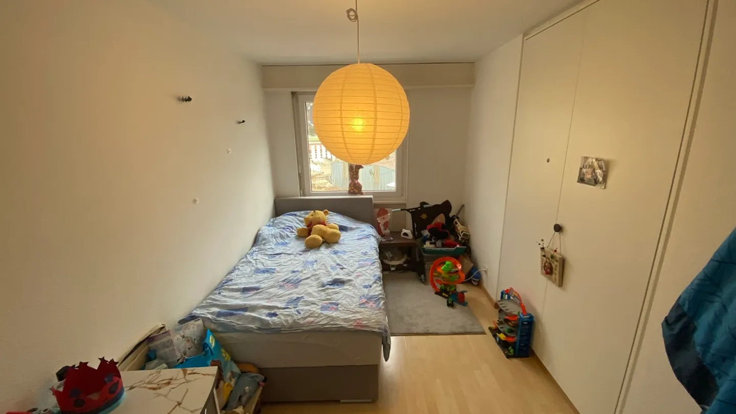 4,5-Zimmer-Wohnung mit Balkon, Aufzug und einem Parkplatz. - Foto 8 von 24