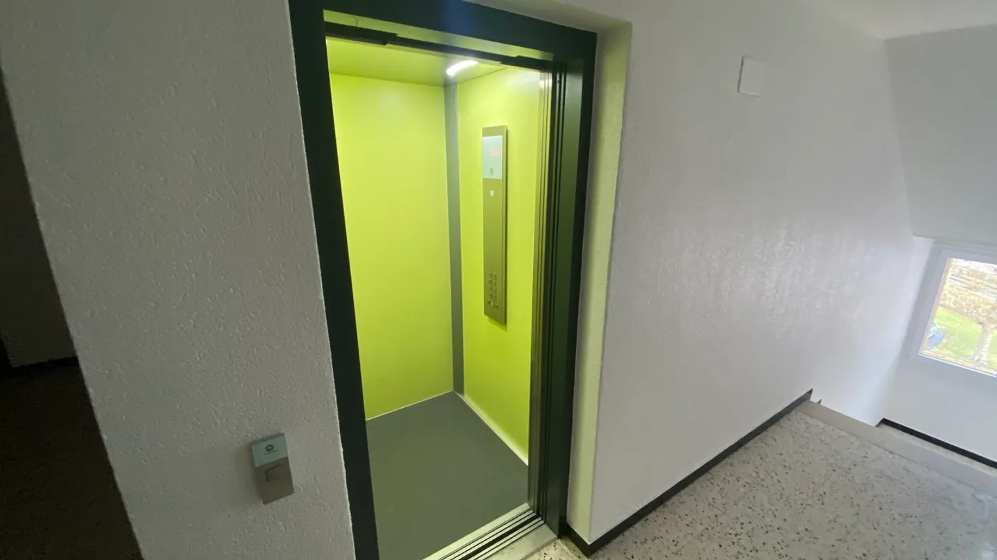 4,5-Zimmer-Wohnung mit Balkon, Aufzug und einem Parkplatz. - Foto 16 von 24