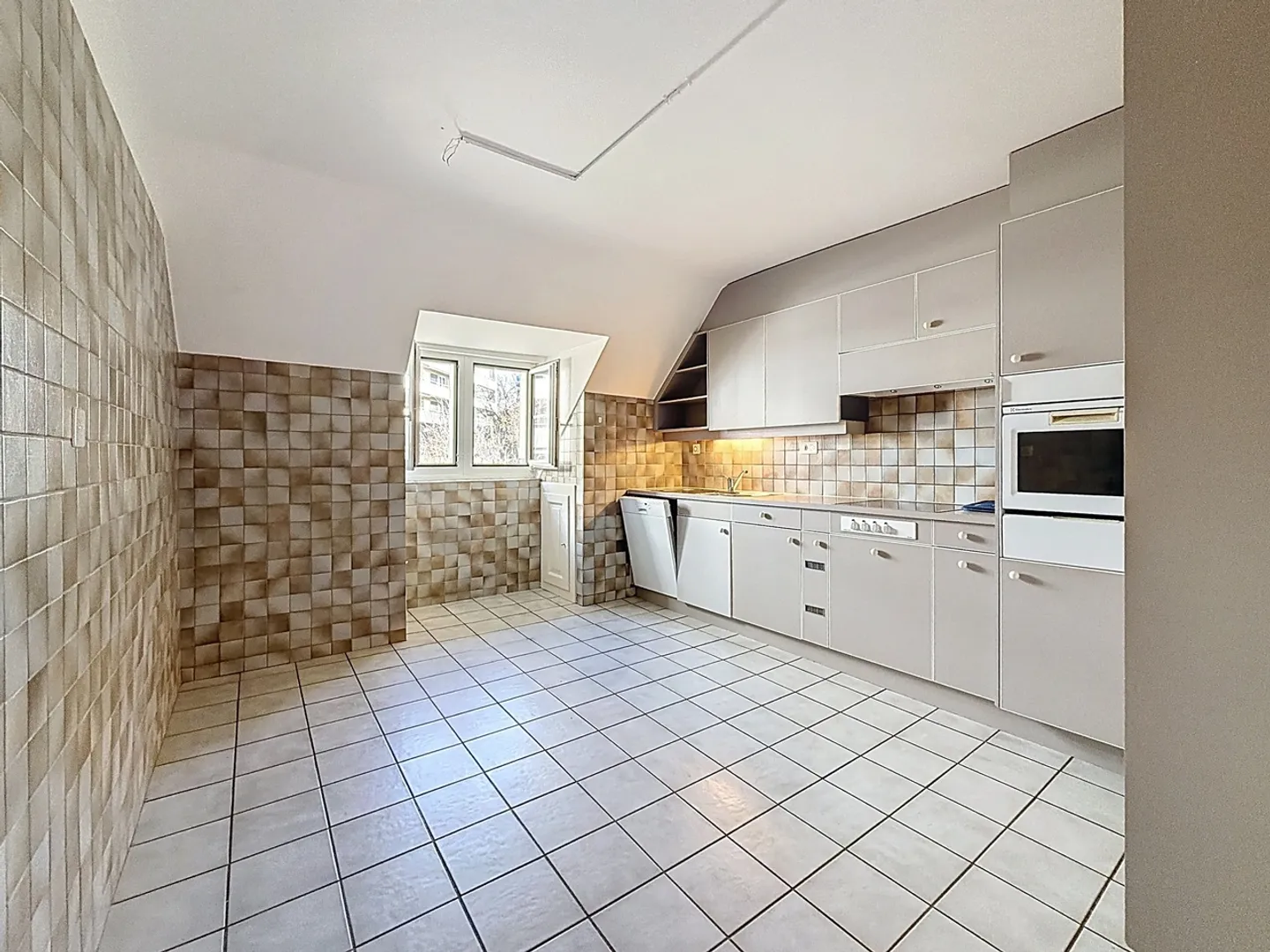 Blocco residenziale affascinante con tre appartamenti nel centro di Friburgo - Foto 2 di 14