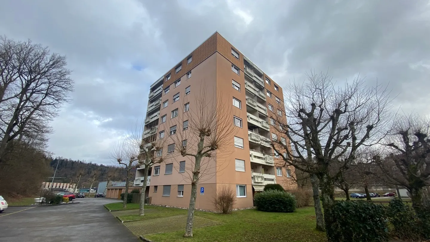 4,5-Zimmer-Wohnung mit Balkon, Aufzug und einem Parkplatz. - Foto 21 von 24