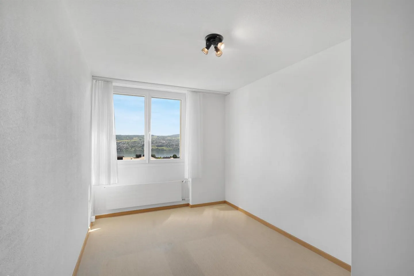 Vivere con vista panoramica sui tetti di Oberrieden - Foto 18 di 27