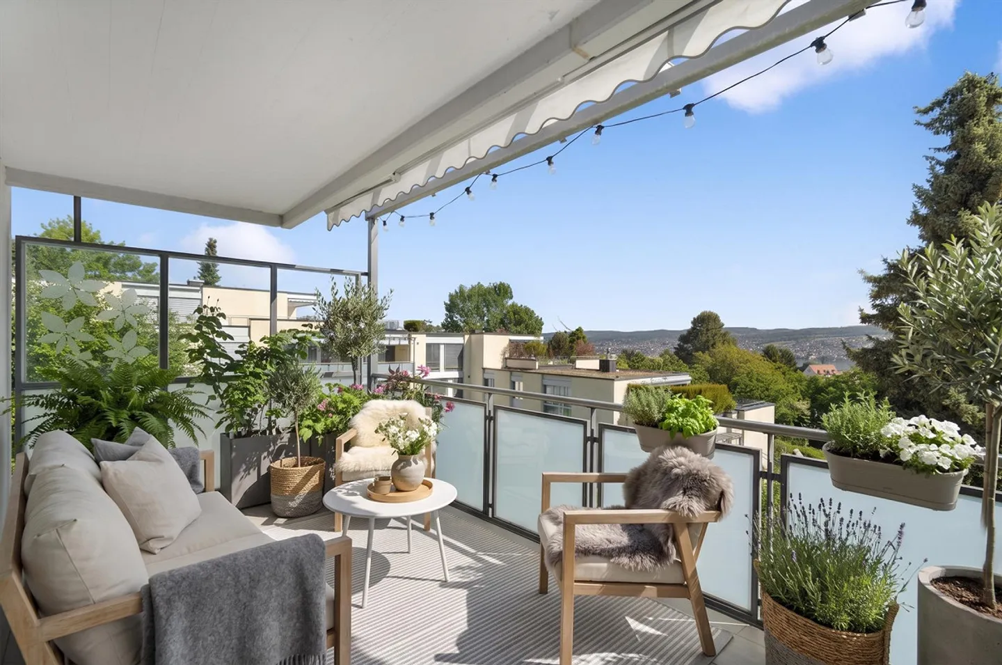 Vivere con vista panoramica sui tetti di Oberrieden - Foto 25 di 27