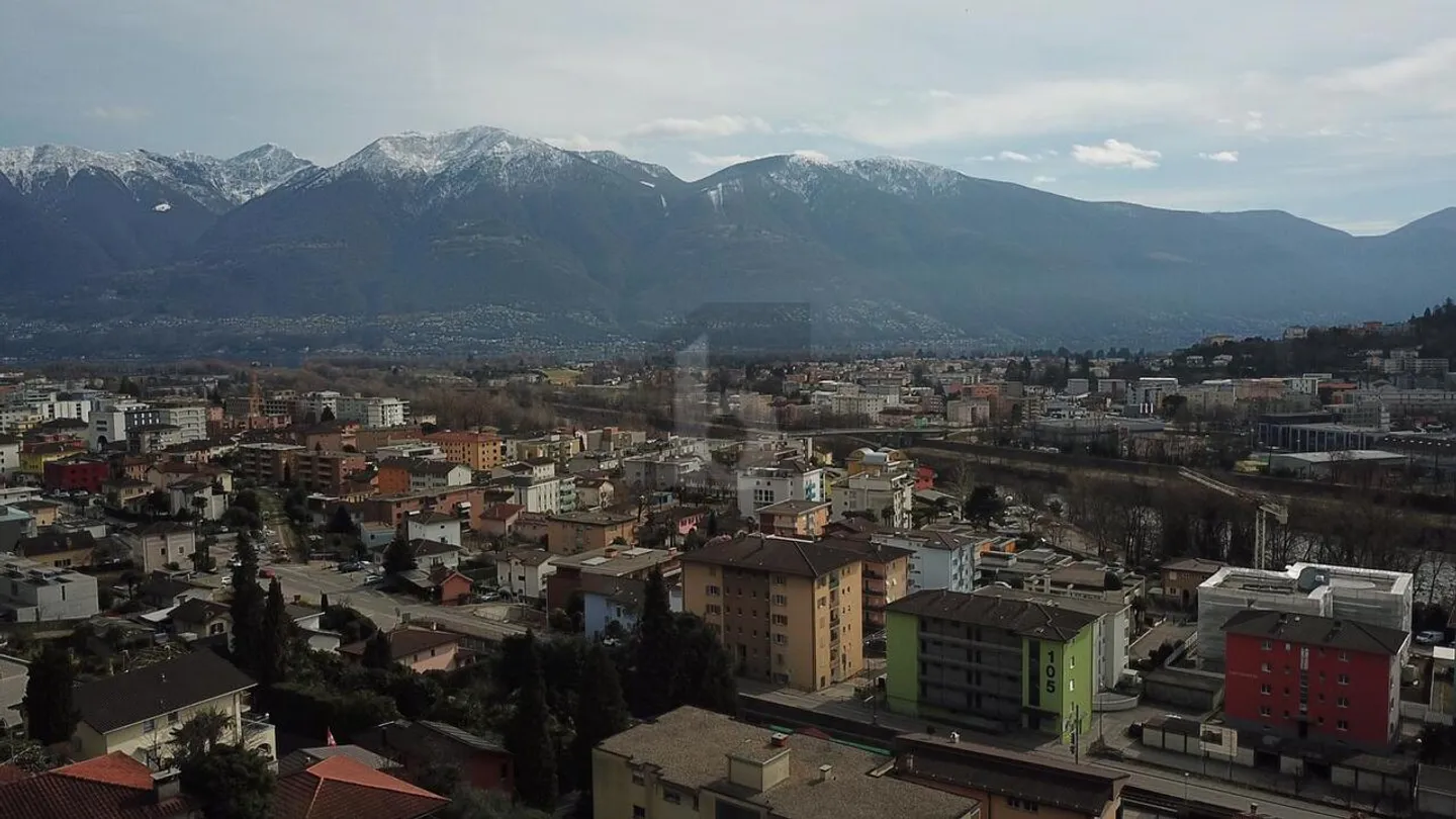 TERRAIN CONSTRUCTIBLE AVEC BELLE VUE - Photo 1 sur 6