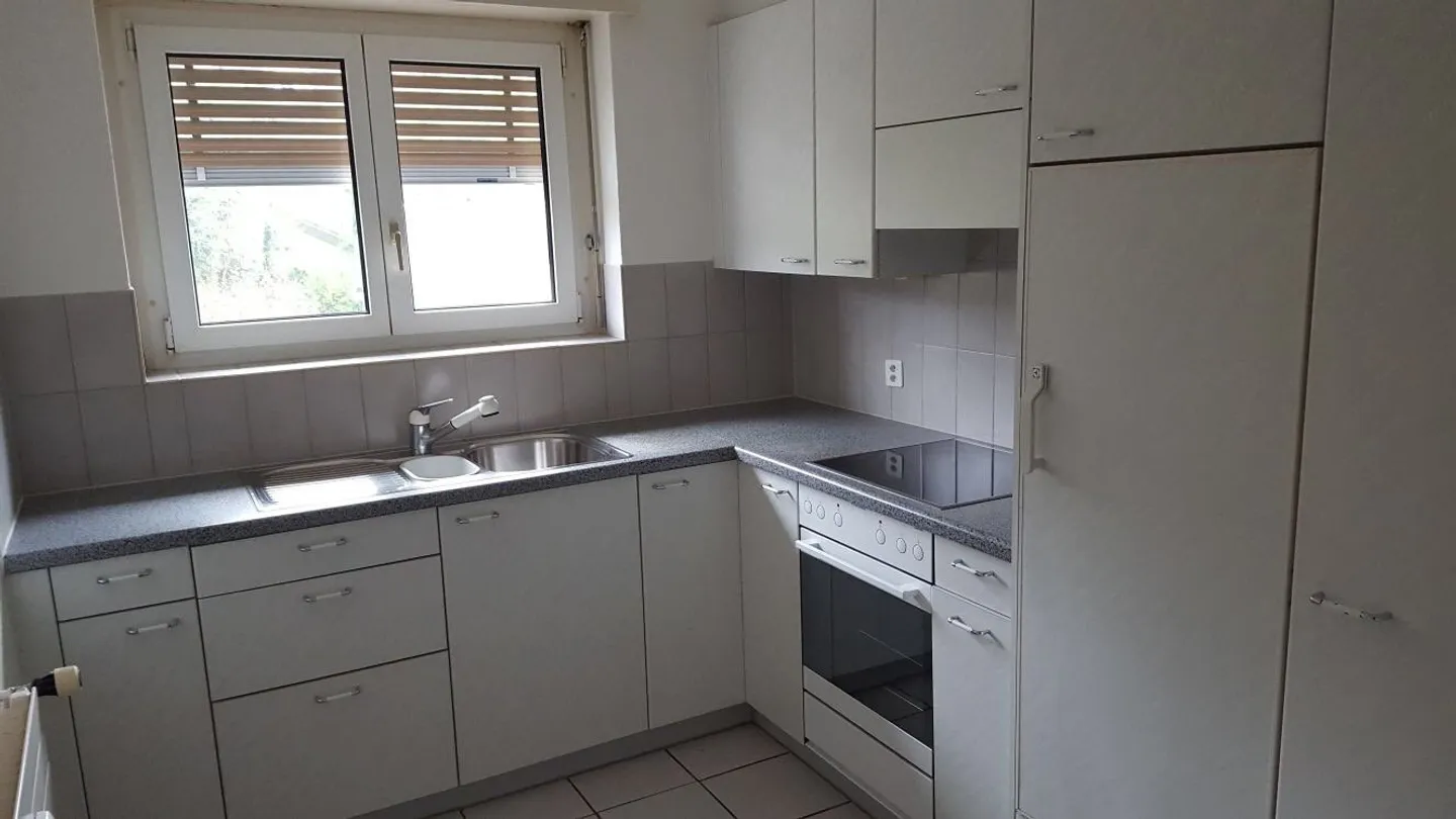Appartement 3 pièces abordable avec cuisine moderne à Münchenstein ! - Photo 2 sur 9