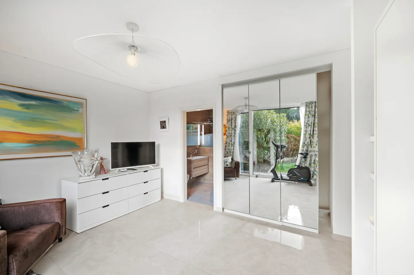 Exceptional apartment with private pool, just steps from Lausanne - Photo 12 of 13