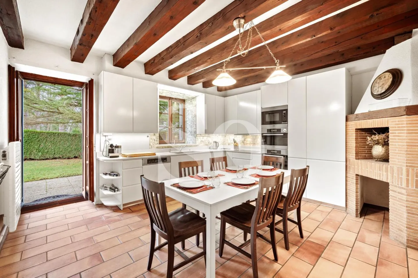 Co-Exclusivity: Beautiful Character Villa in Gingins - Photo 4 of 7