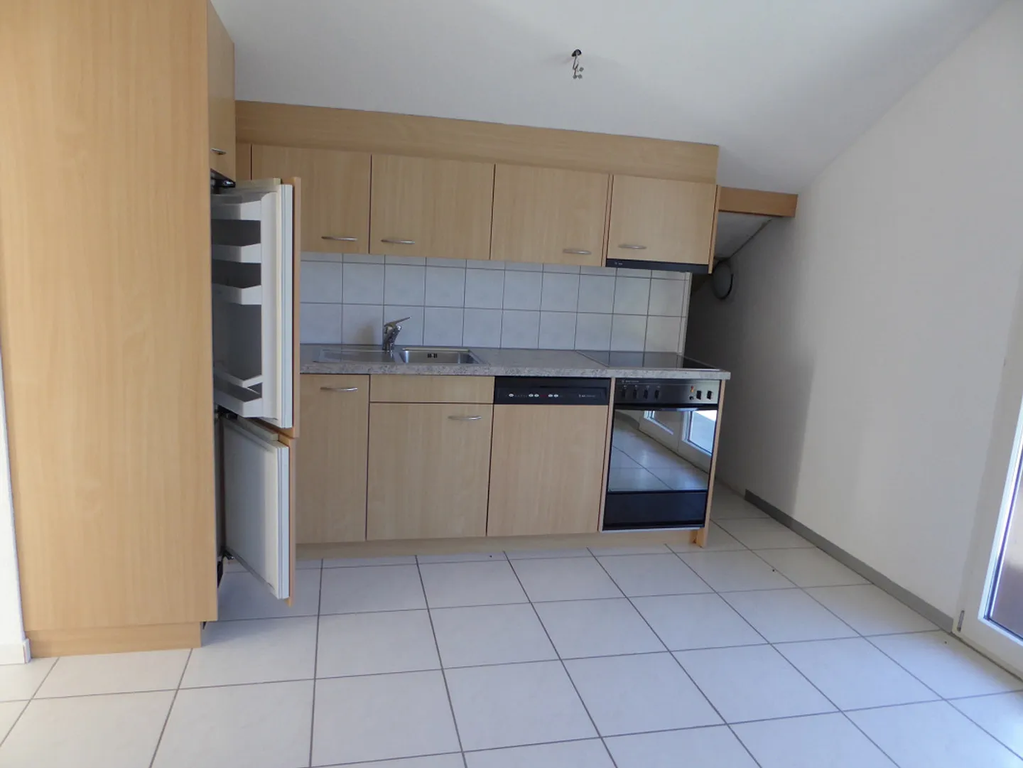 Cozy attic apartment in the green - Photo 4 of 6