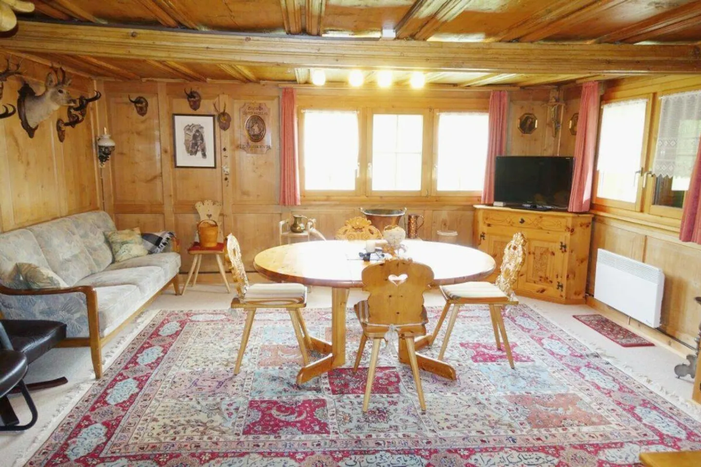 Casa bifamiliare con ampio spazio esterno - Foto 2 di 6