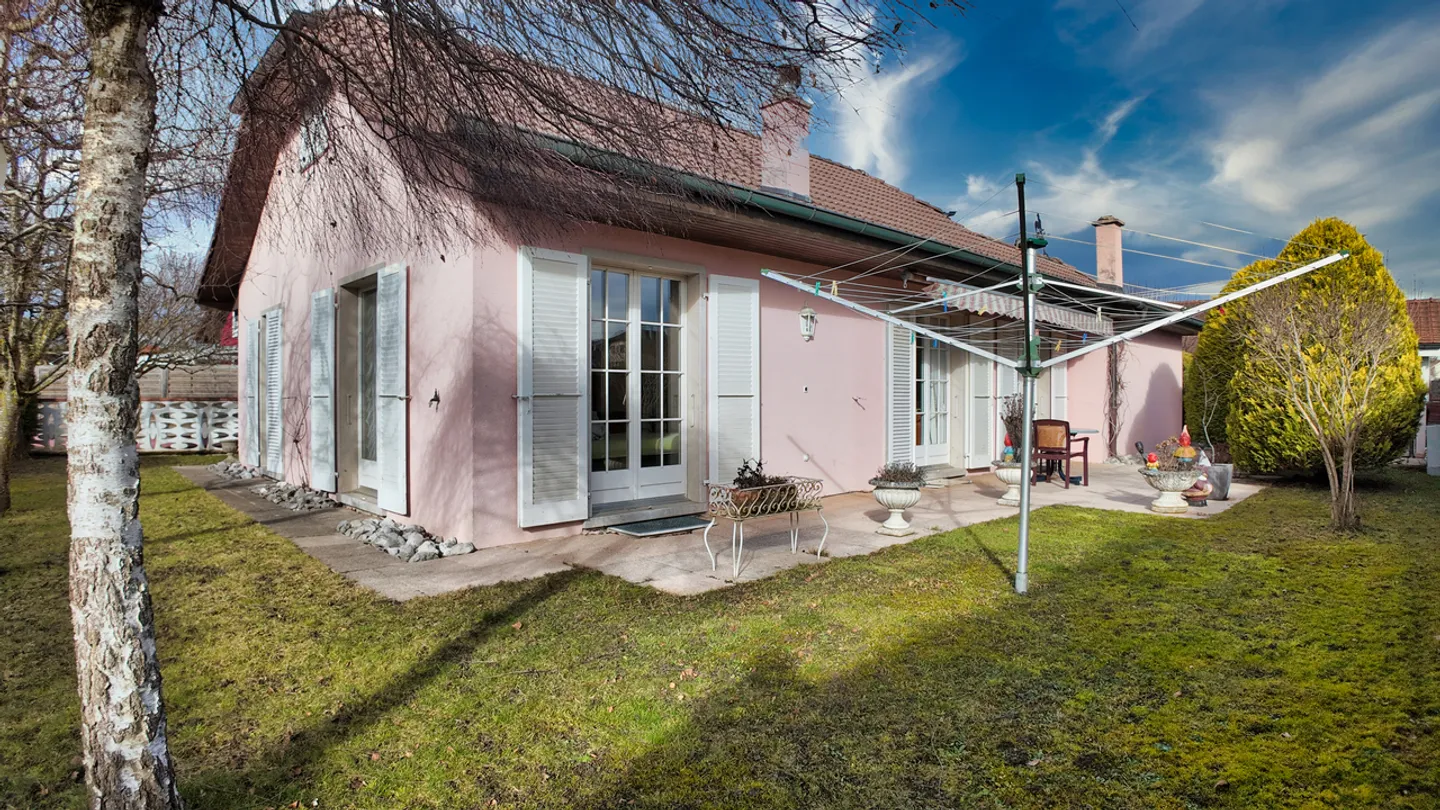 Charmante Villa in Ruhiger Lage - Foto 8 von 19