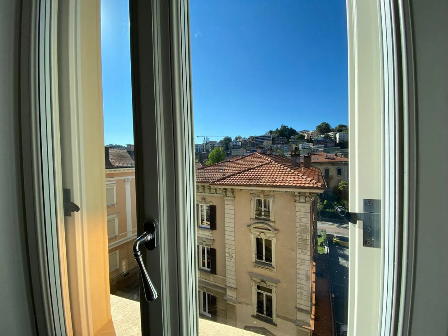 Bellissimo Appartamento in Palazzo d' Epoca, Ristrutturato 2.5 loc - Foto 9 di 9