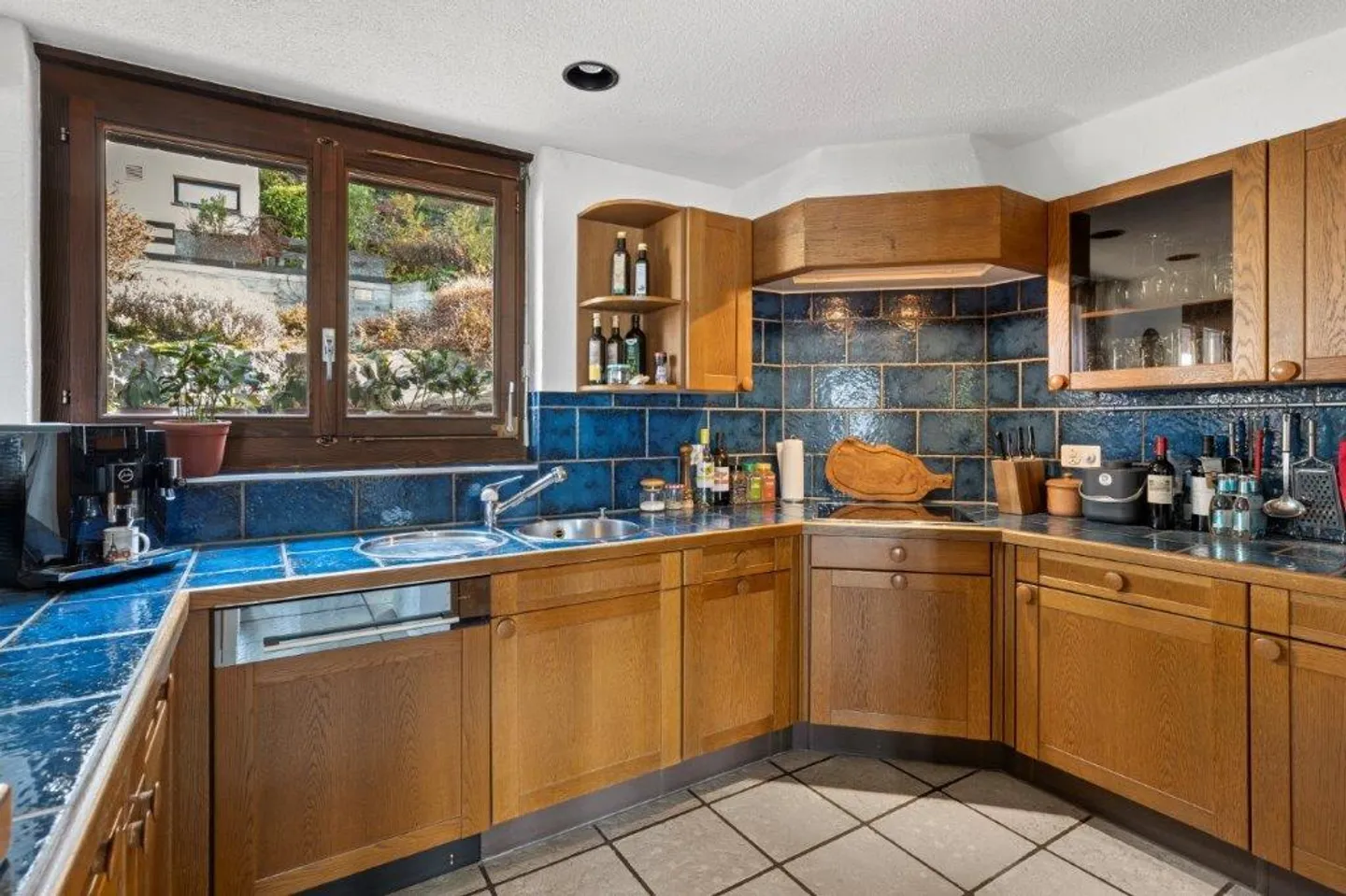 Your new home with lake and mountain views in Walchwil - Photo 4 of 14