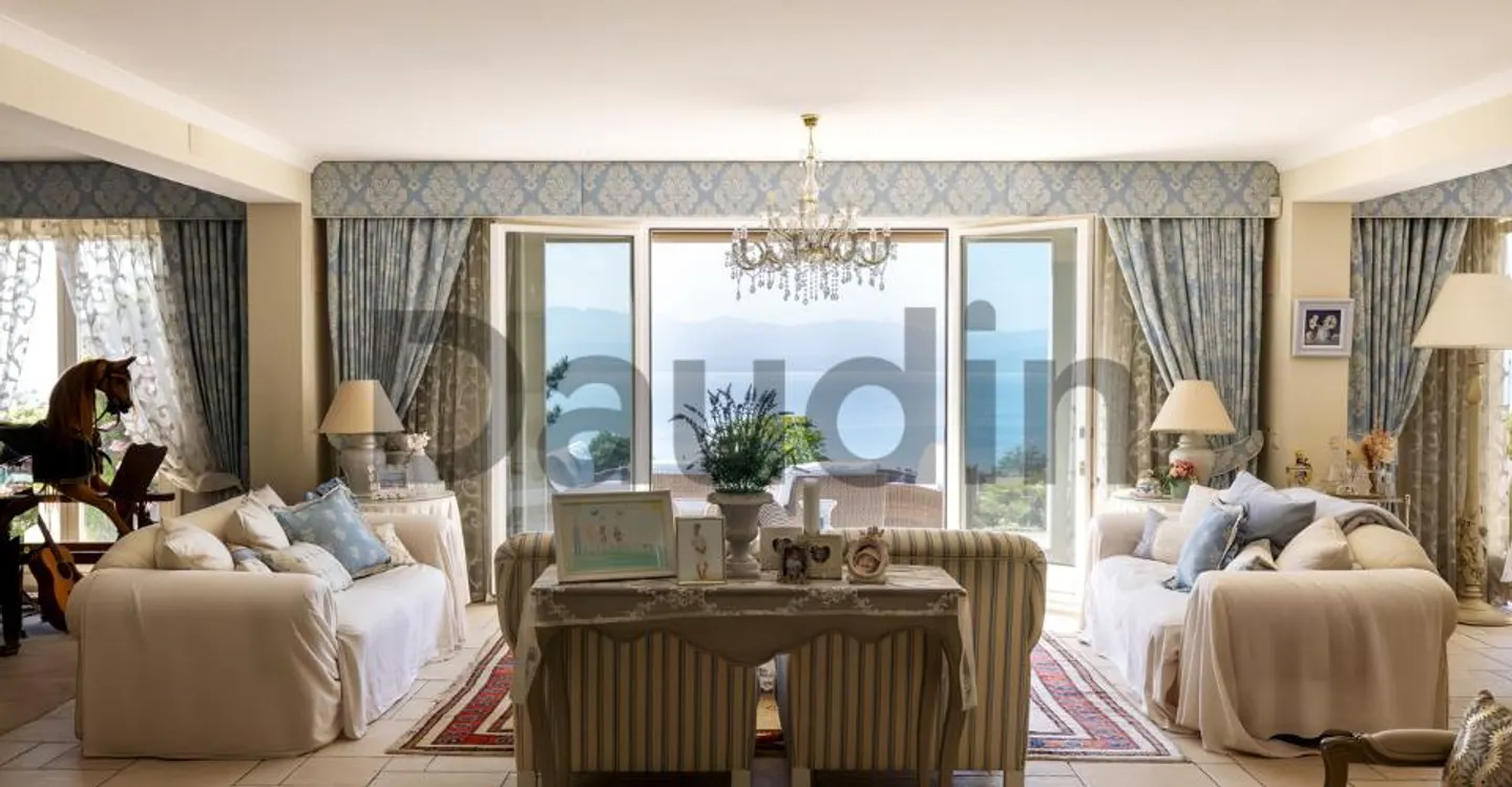 Una proprietà prestigiosa che domina il lago di Ginevra - Foto 2 di 10