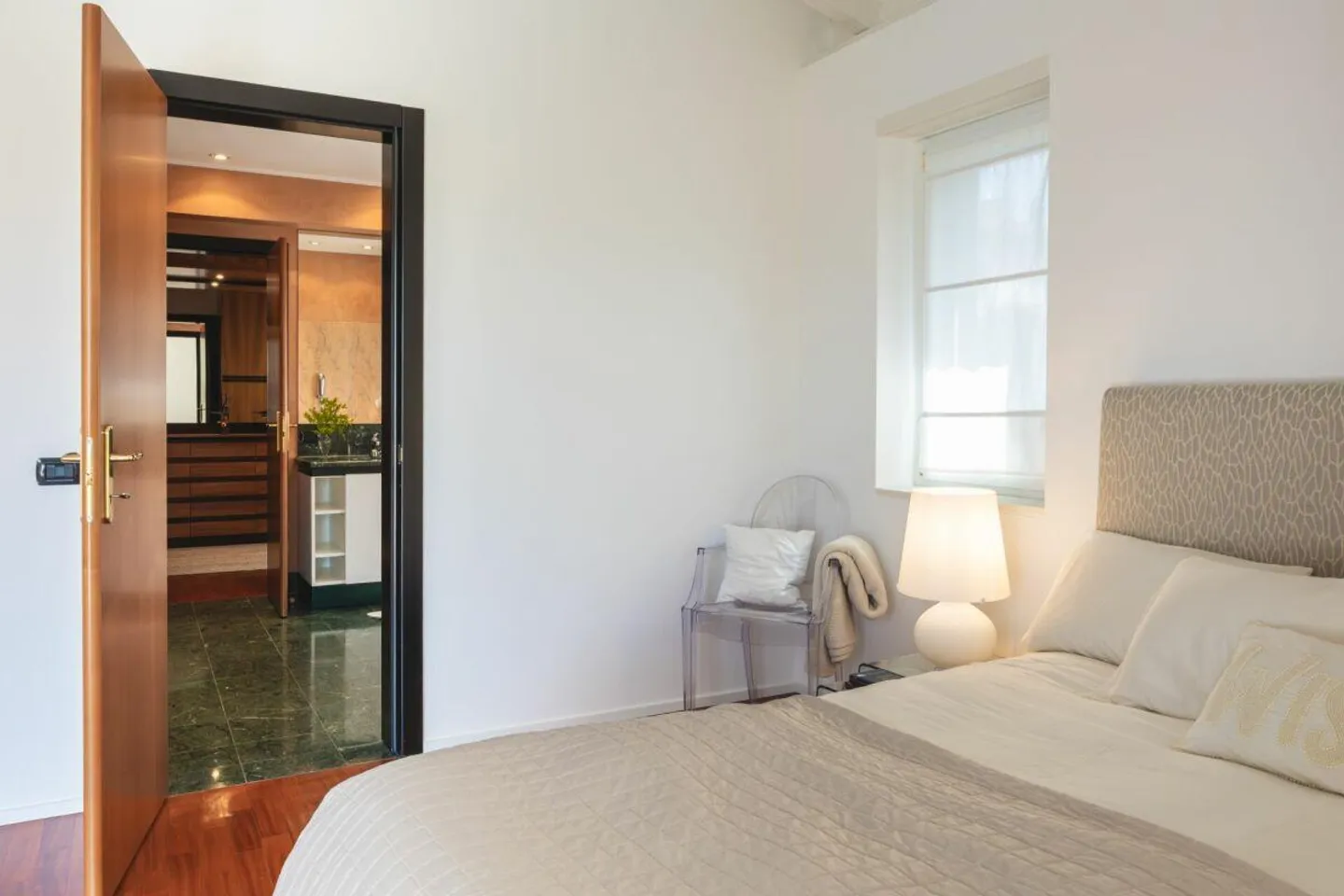 Nous vendons une élégante villa avec piscine à Cadro - Photo 24 sur 30