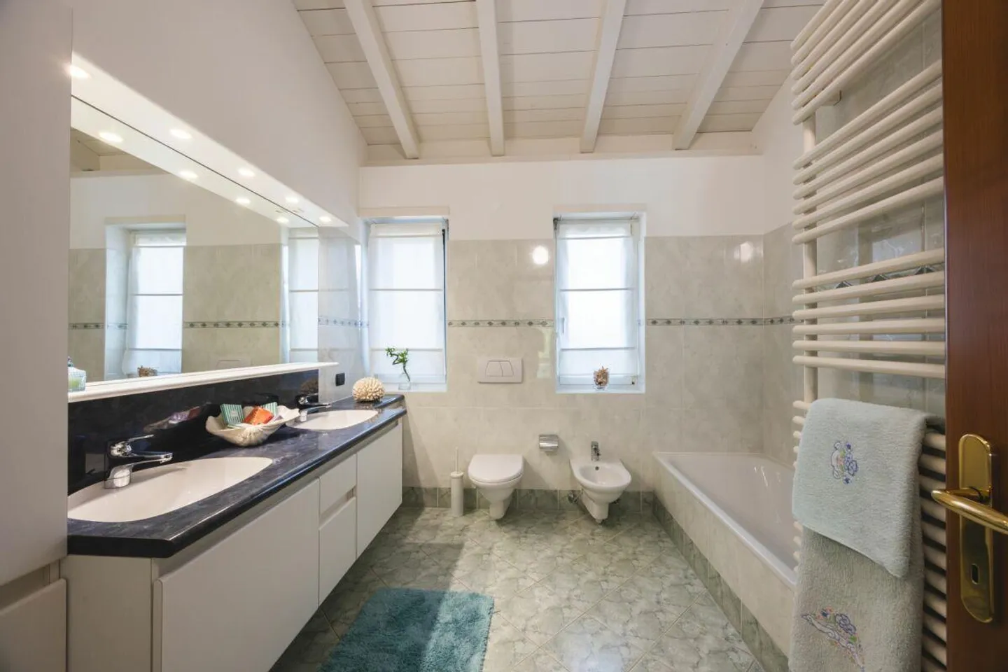 Nous vendons une élégante villa avec piscine à Cadro - Photo 18 sur 30