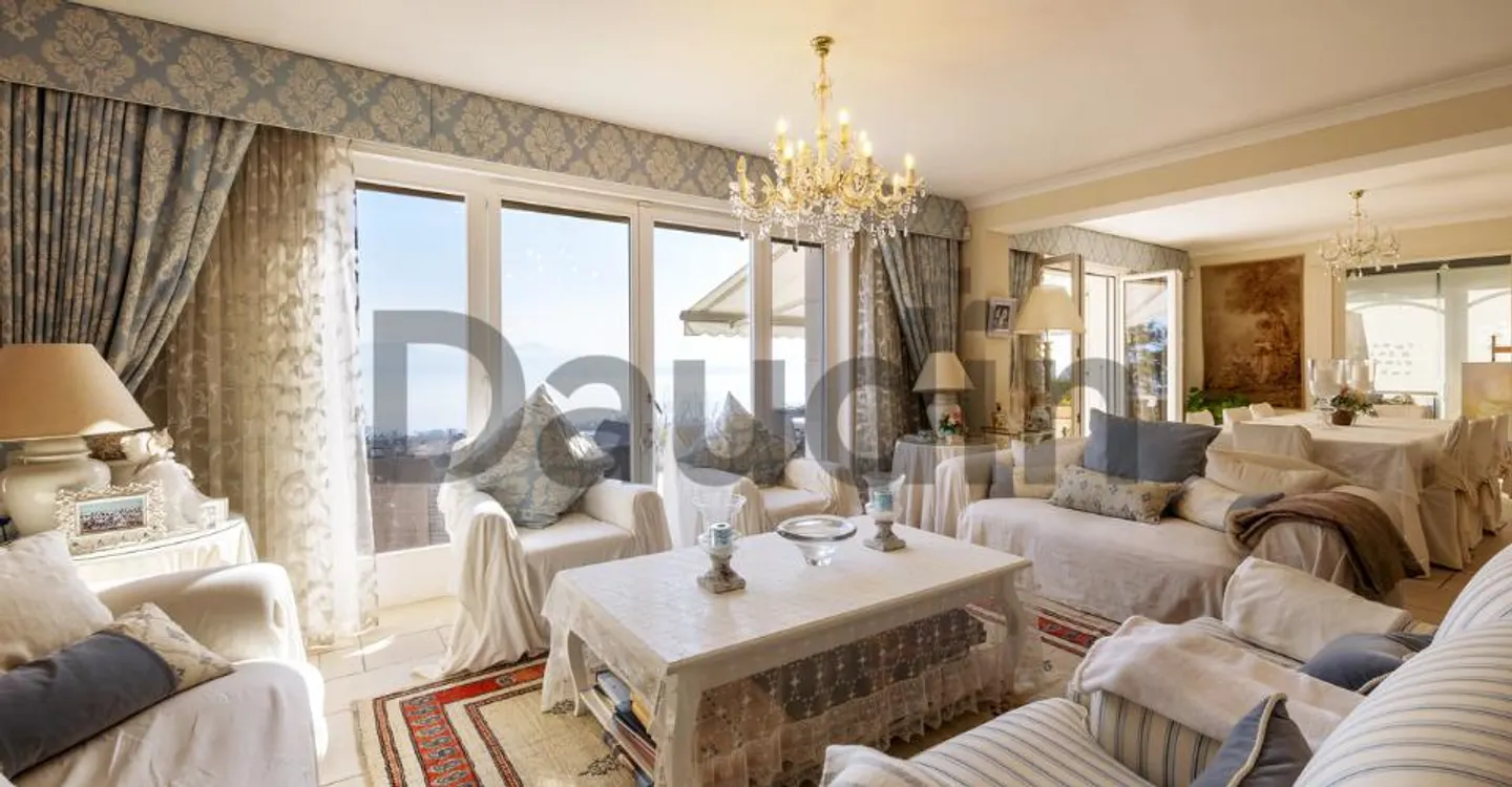 Una proprietà prestigiosa che domina il lago di Ginevra - Foto 3 di 10