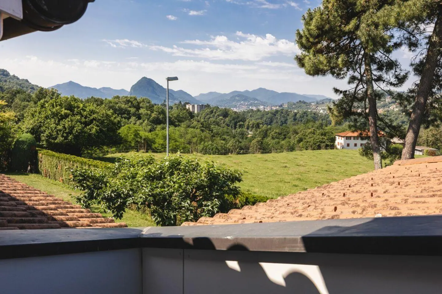 Nous vendons une élégante villa avec piscine à Cadro - Photo 19 sur 30
