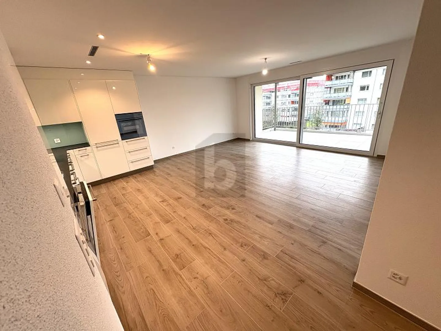Apartment for rent - Photo 1 of 6