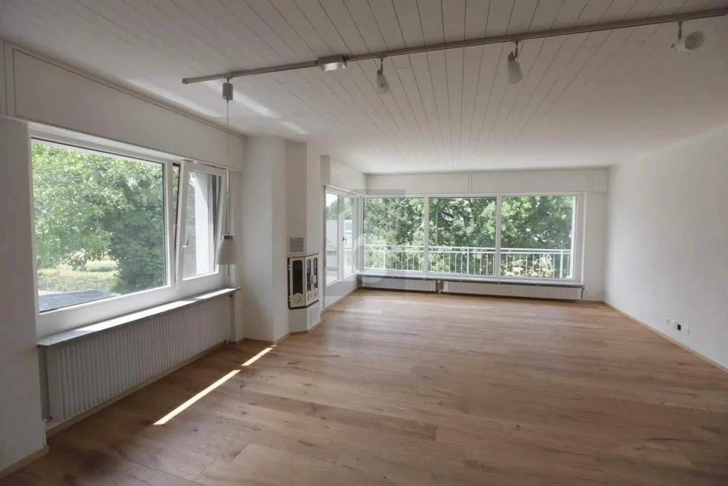 Renovierte Wohnung mit Garten - Foto 2 von 6