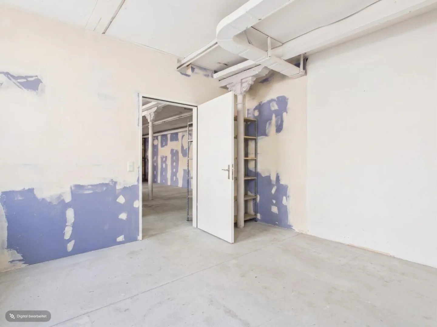 Commercial space with ramp and versatile usage potential - Photo 3 of 7