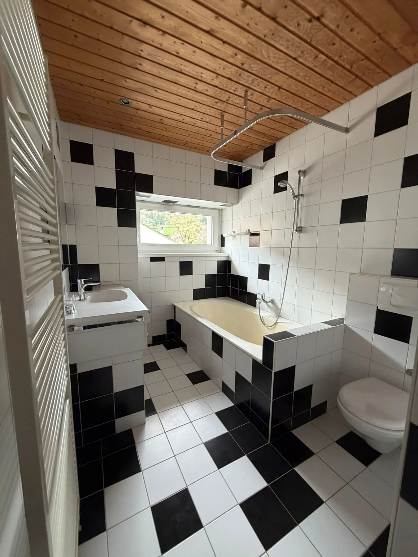 Appartamento in affitto - Foto 3 di 6