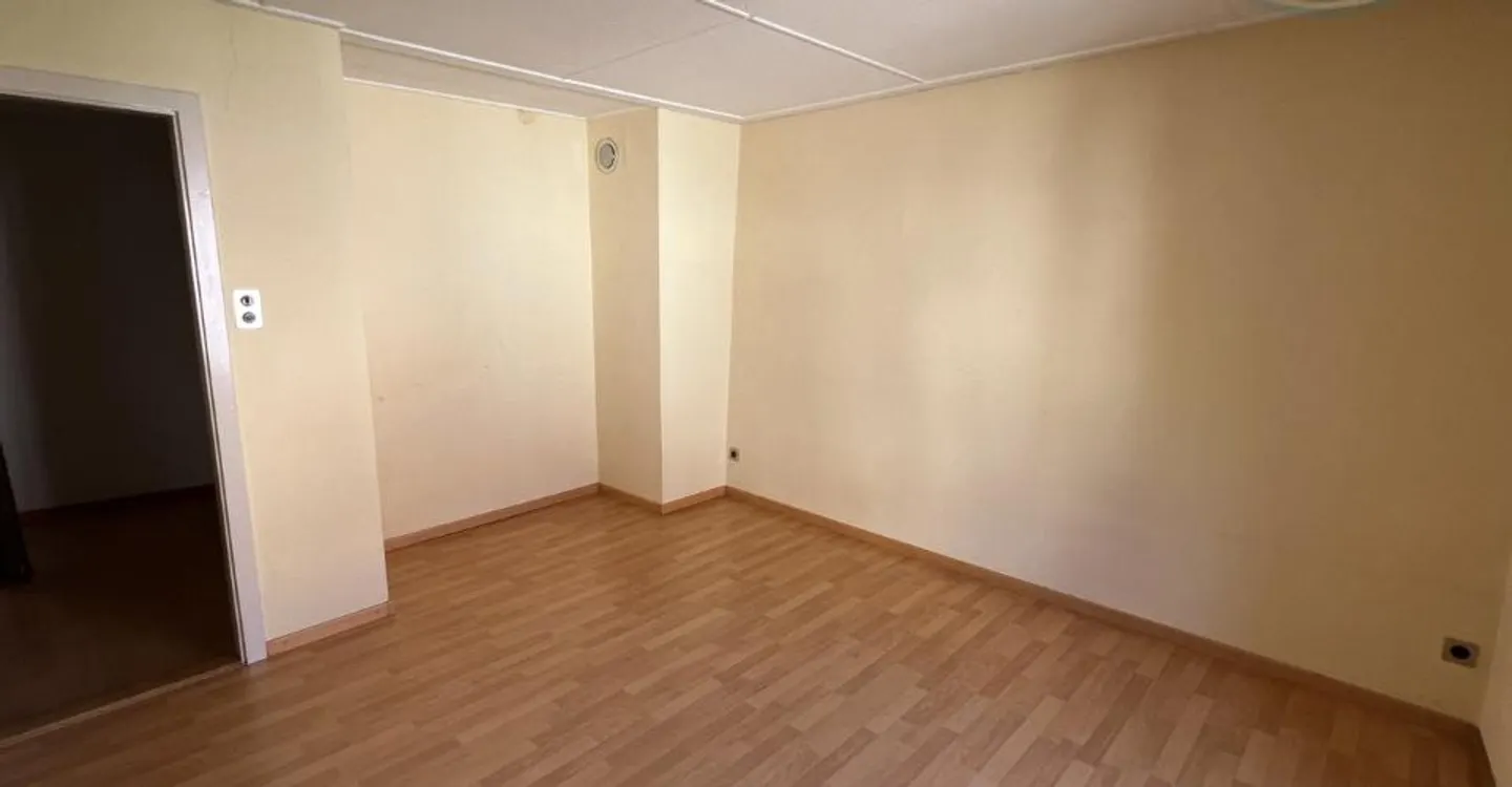 Haus im Zentrum der mittelalterlichen Stadt Saint-Ursanne - Foto 3 von 10