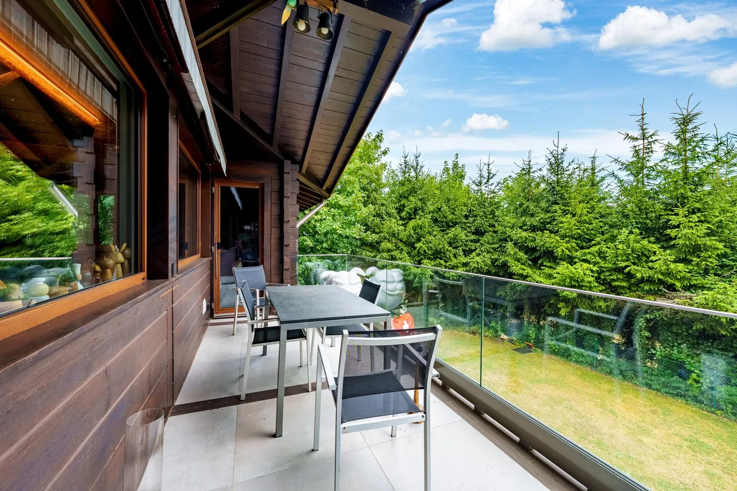 Exceptional Detached House ? Fully Renovated in 2025 - Photo 7 of 10