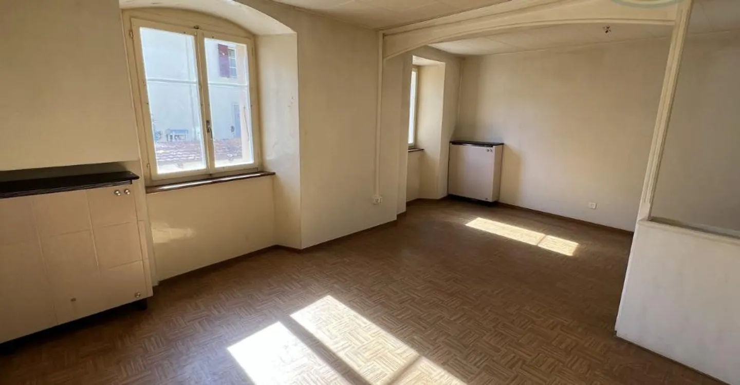 Haus im Zentrum der mittelalterlichen Stadt Saint-Ursanne - Foto 5 von 10