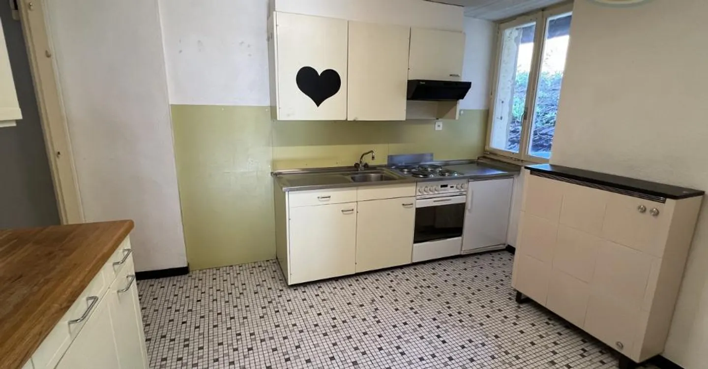 Haus im Zentrum der mittelalterlichen Stadt Saint-Ursanne - Foto 6 von 10