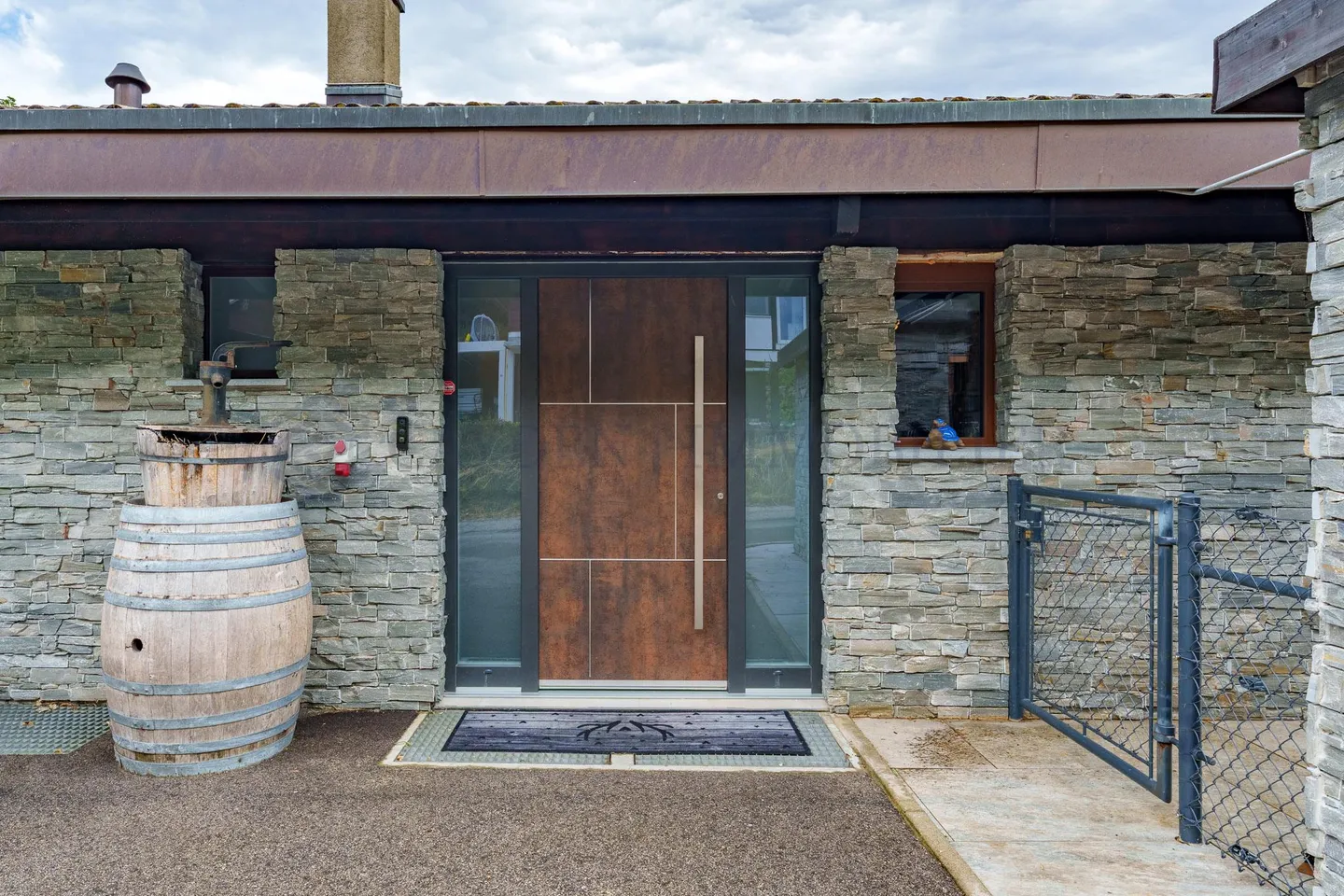 Exceptional Detached House ? Fully Renovated in 2025 - Photo 10 of 10