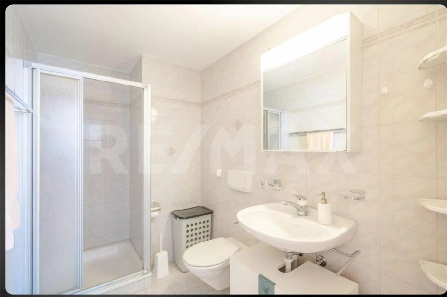 Charming 4½ Room Apartment with Mountain View in Trin - Photo 8 of 10