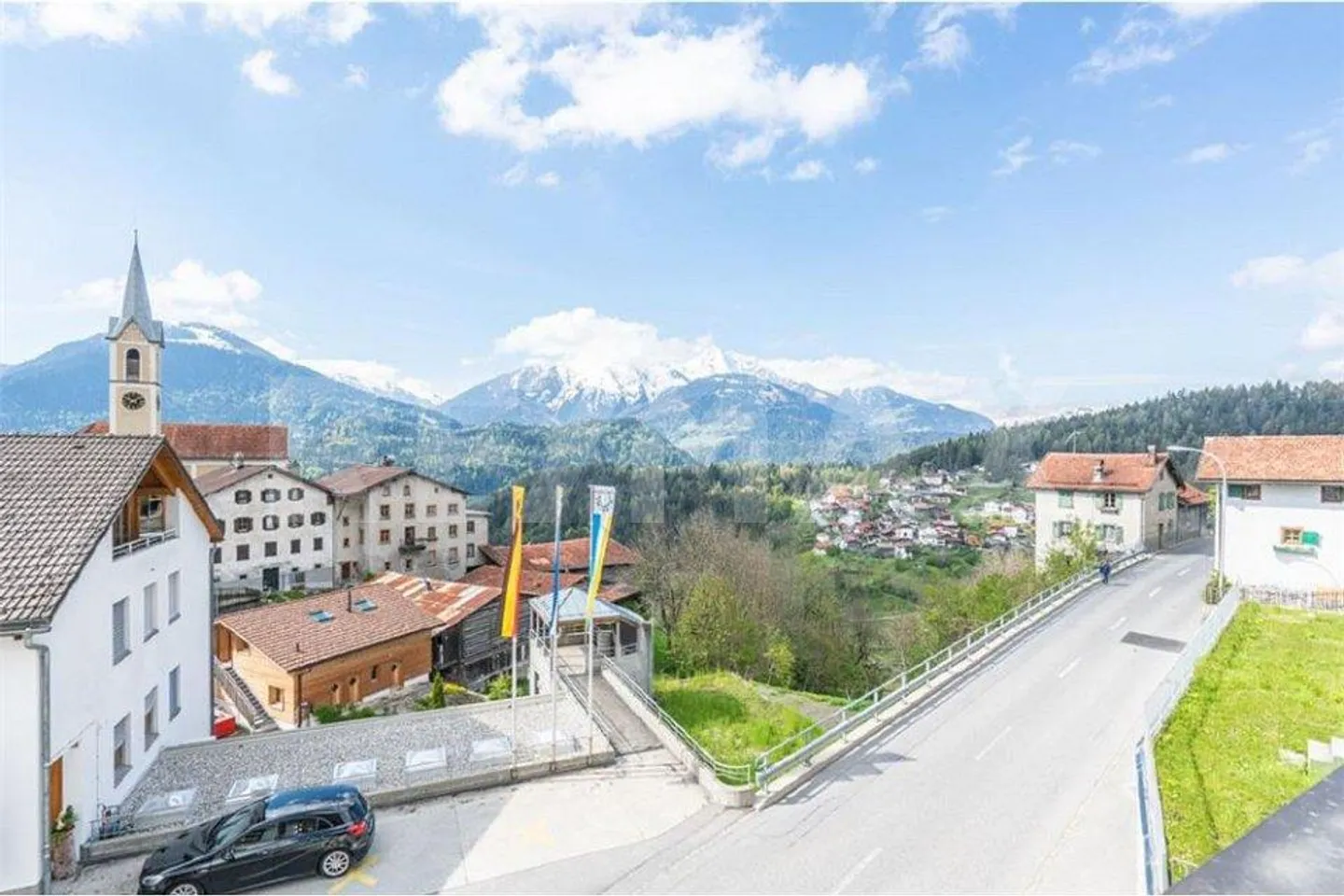 Charming 4½ Room Apartment with Mountain View in Trin - Photo 9 of 10