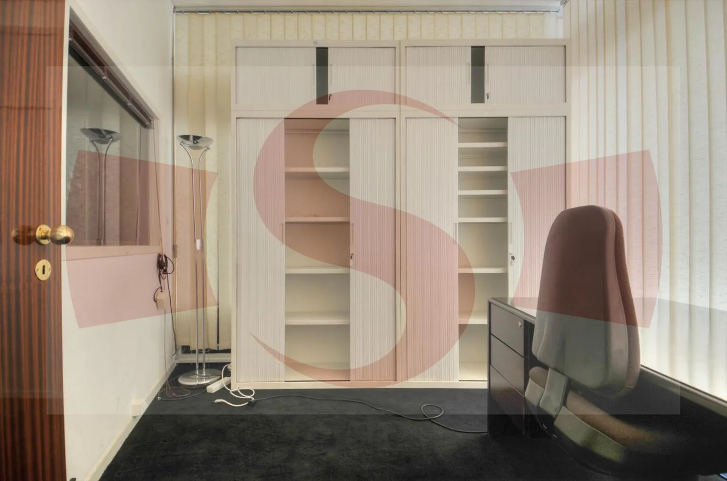 Bureaux meublés à sous-louer par trimestre ou semestre ou par année - Photo 1 sur 4