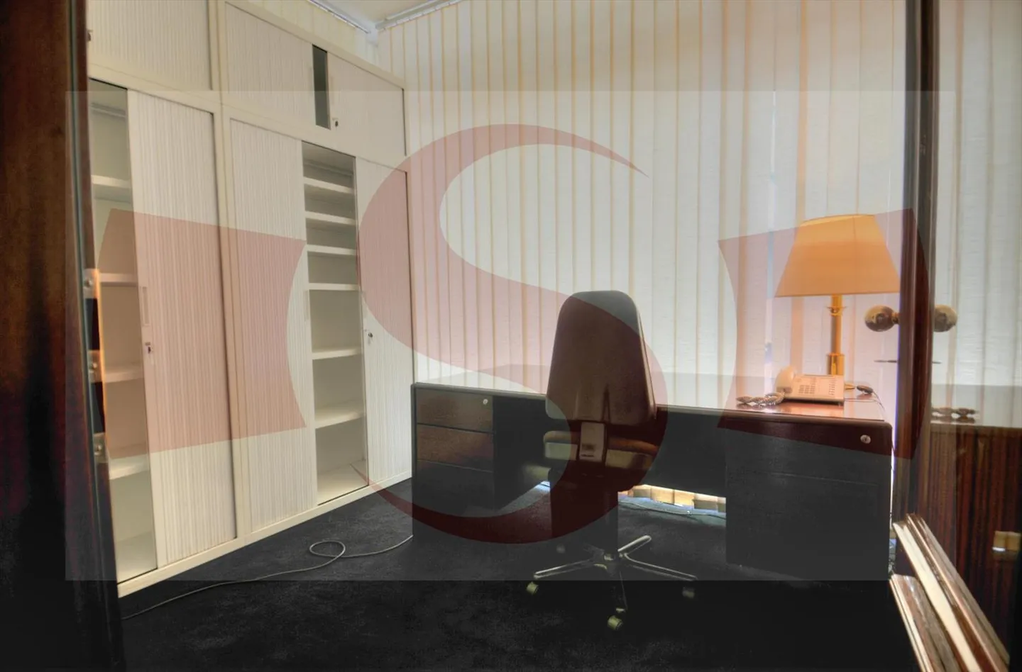 Bureaux meublés à sous-louer par trimestre ou semestre ou par année - Photo 2 sur 4