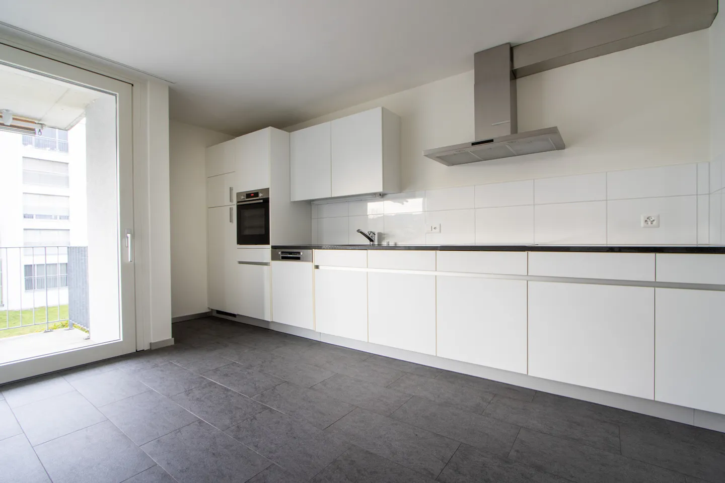 Moderne 3,5-Zimmerwohnung in Murten - Foto 2 von 8