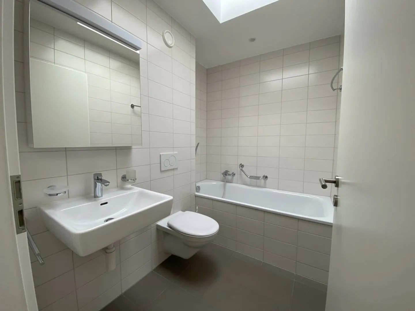 Spacious modern 4.5-room apartment on the 1st floor - Photo 7 of 9