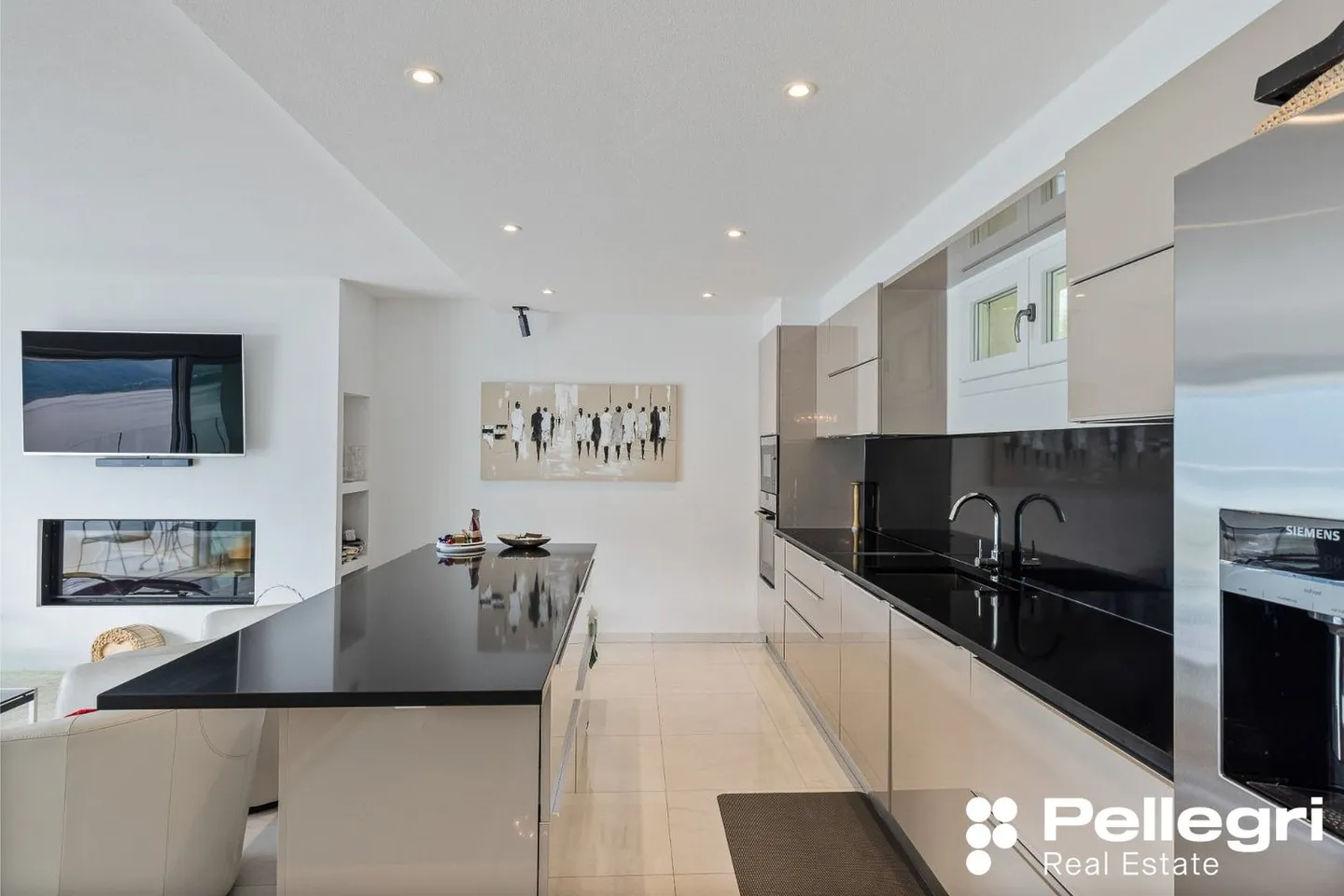 The Magic of a Touch of Rustic in Modern Comfort - Photo 12 of 15