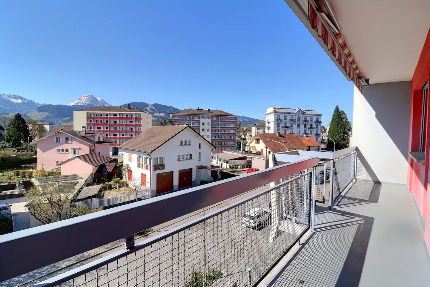 Appartement spacieux avec vue montagne - Photo 11 sur 11