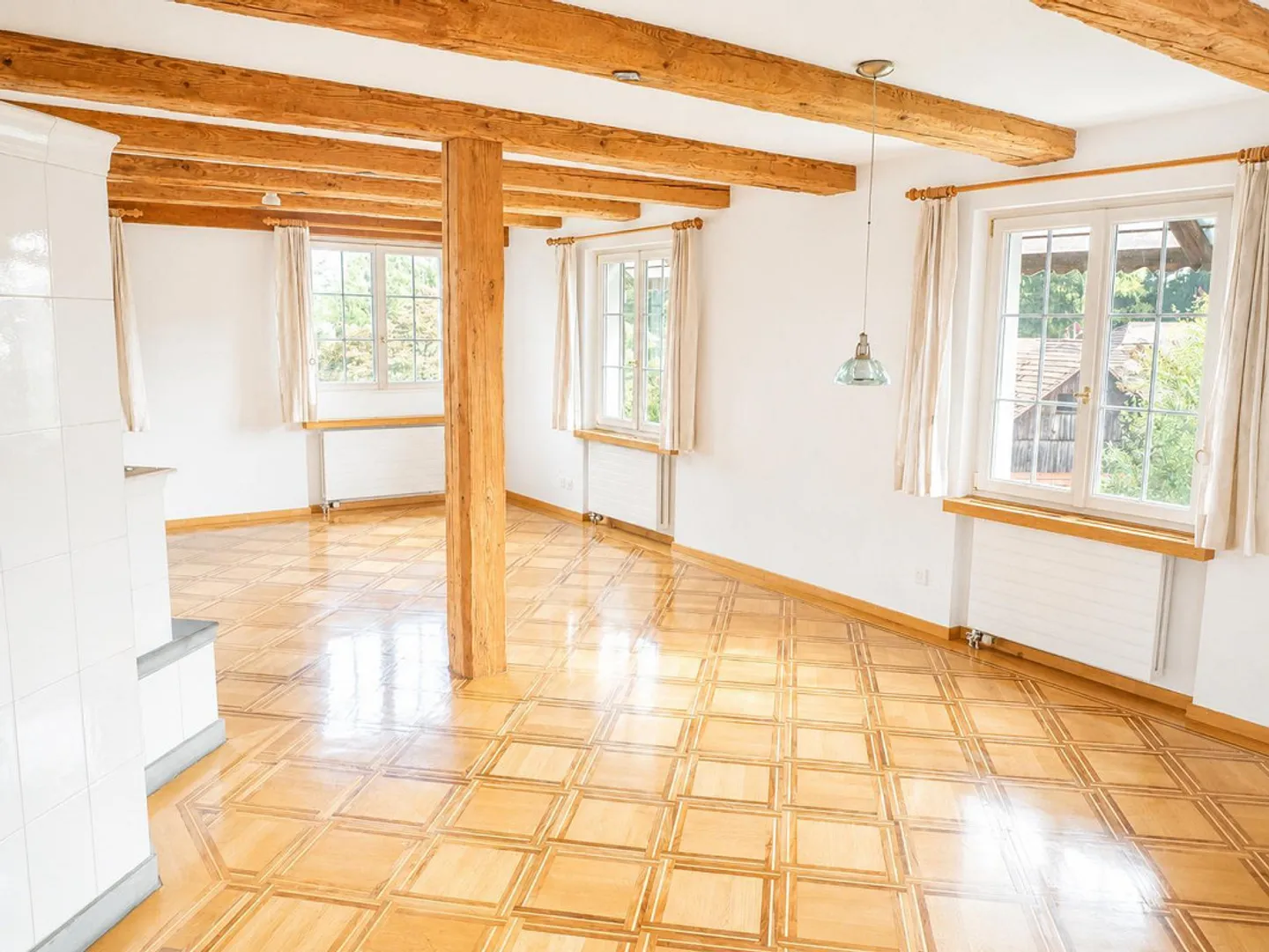 Dreamlike 6.5-room apartment with fireplace and idyllic garden - Photo 6 of 13