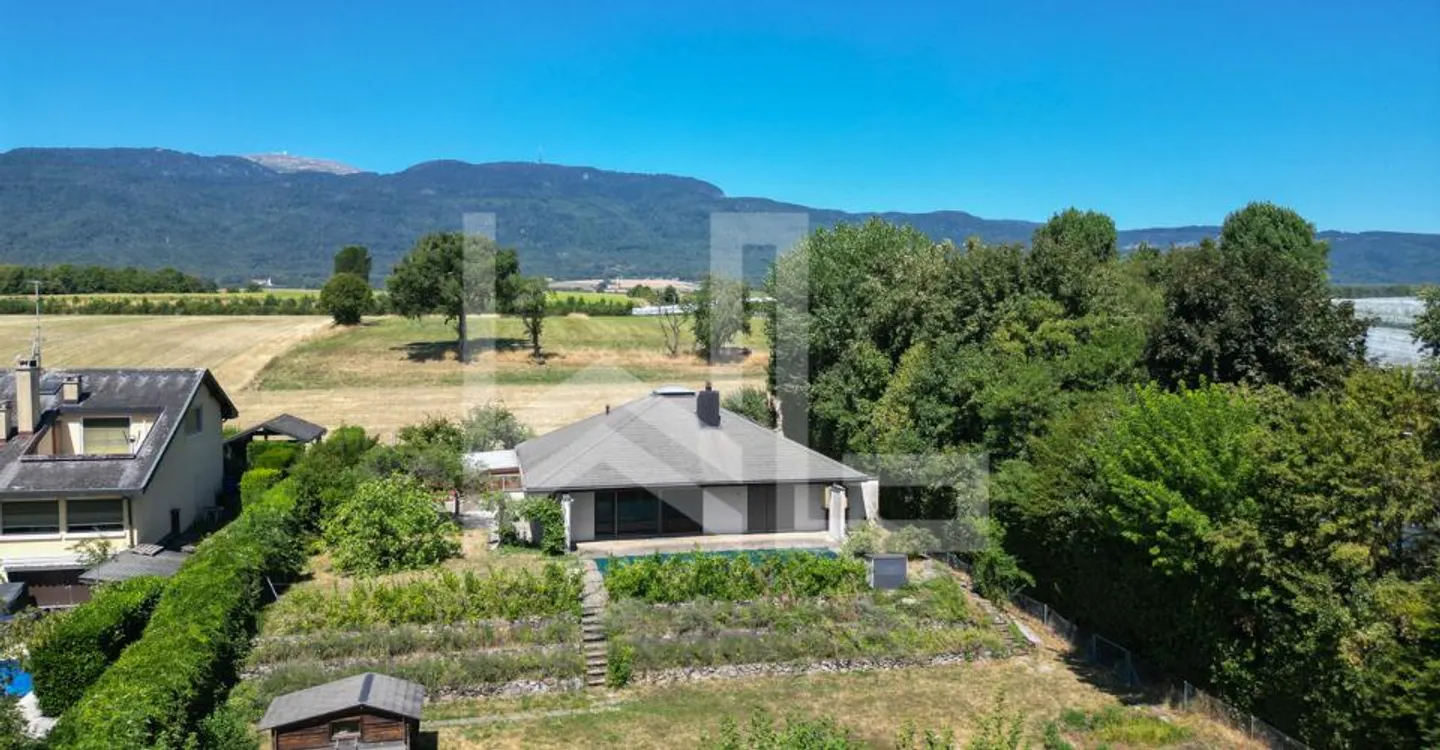 Villa indipendente da ristrutturare - Foto 1 di 13