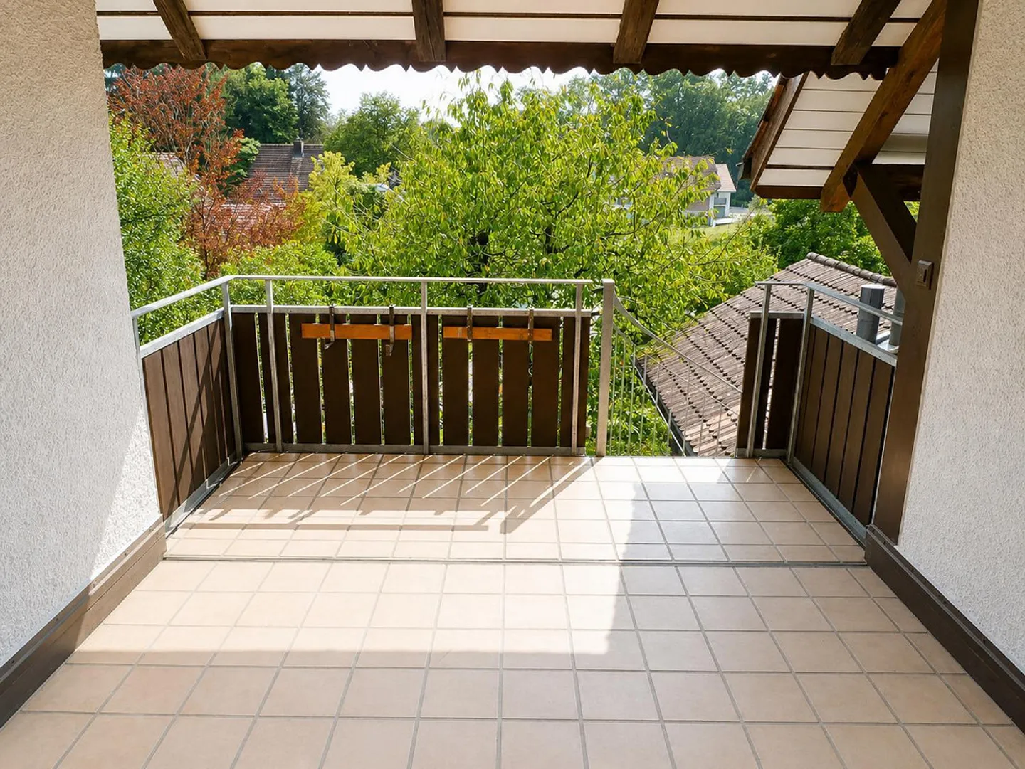 Dreamlike 6.5-room apartment with fireplace and idyllic garden - Photo 10 of 13