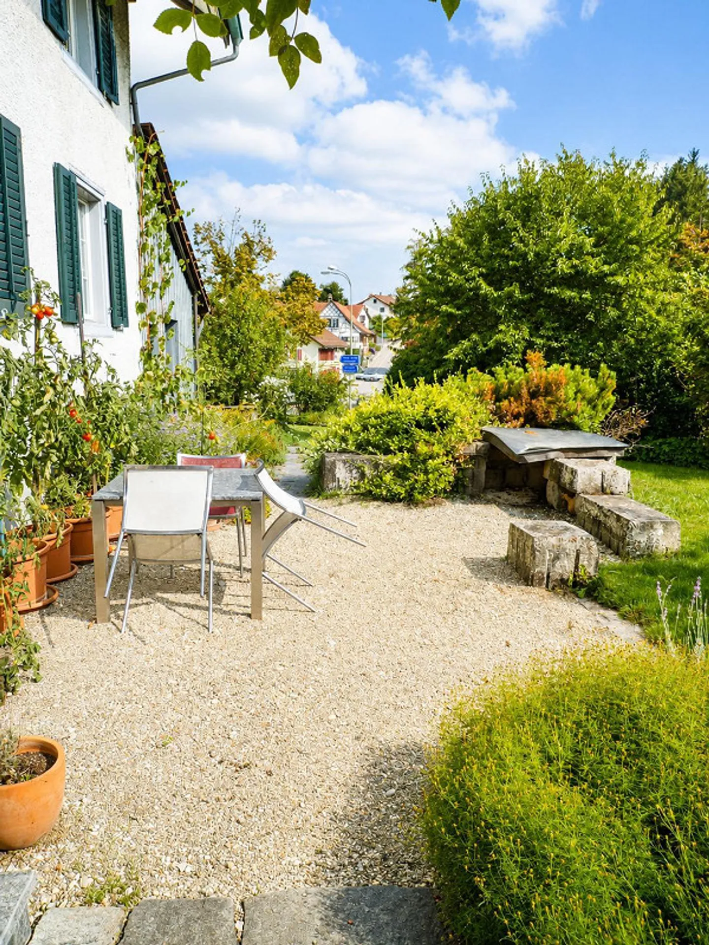 Dreamlike 6.5-room apartment with fireplace and idyllic garden - Photo 11 of 13