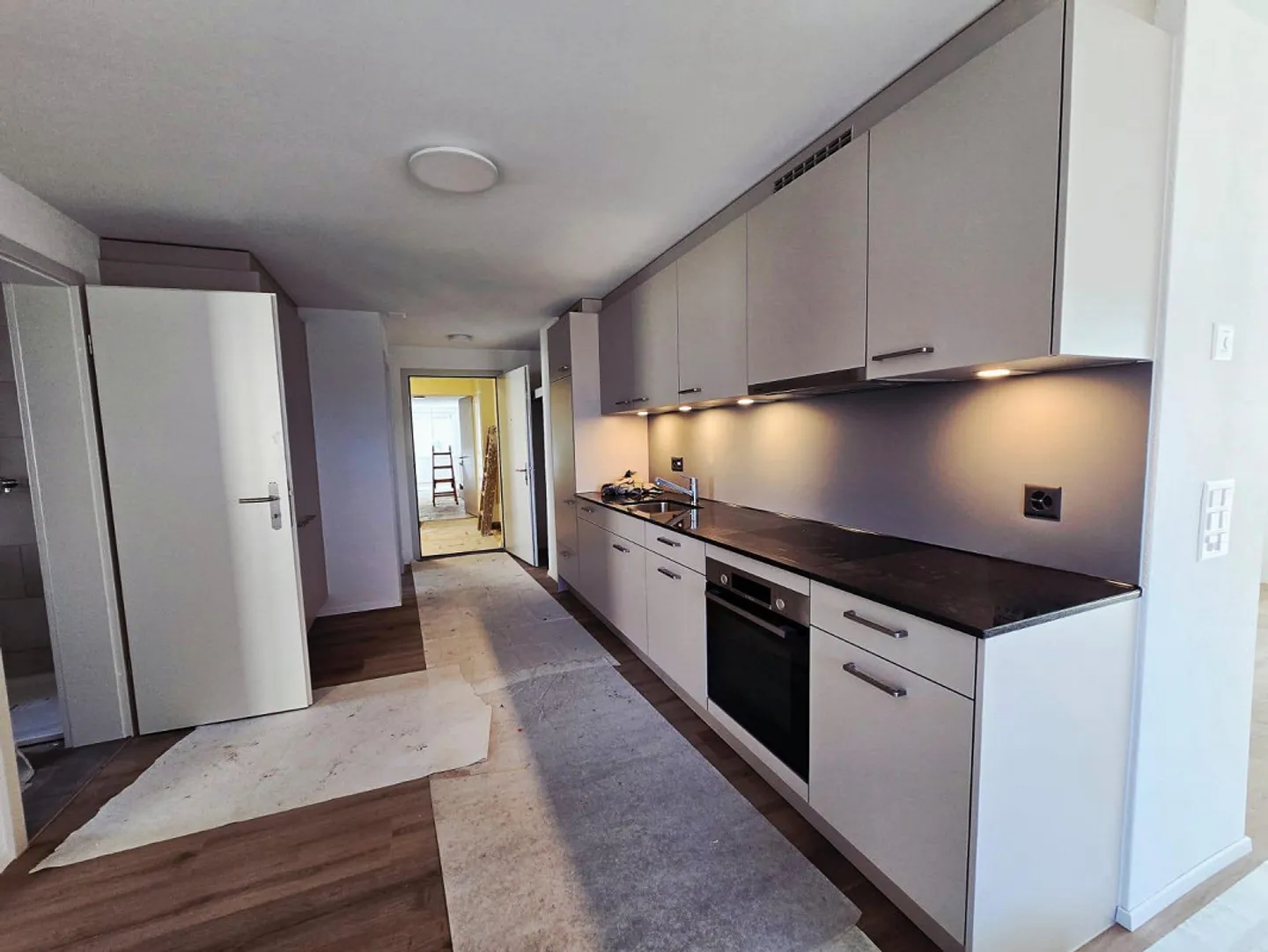 Appartamento di 3,5 locali dopo ristrutturazione completa - Foto 3 di 7