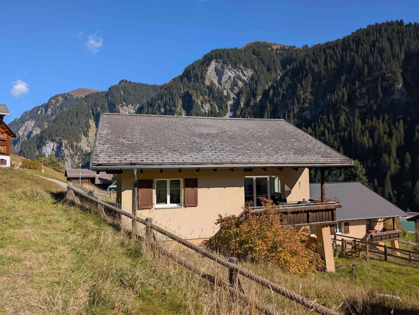 Incantevole casa unifamiliare nel cuore del Safiental - Foto 2 di 5