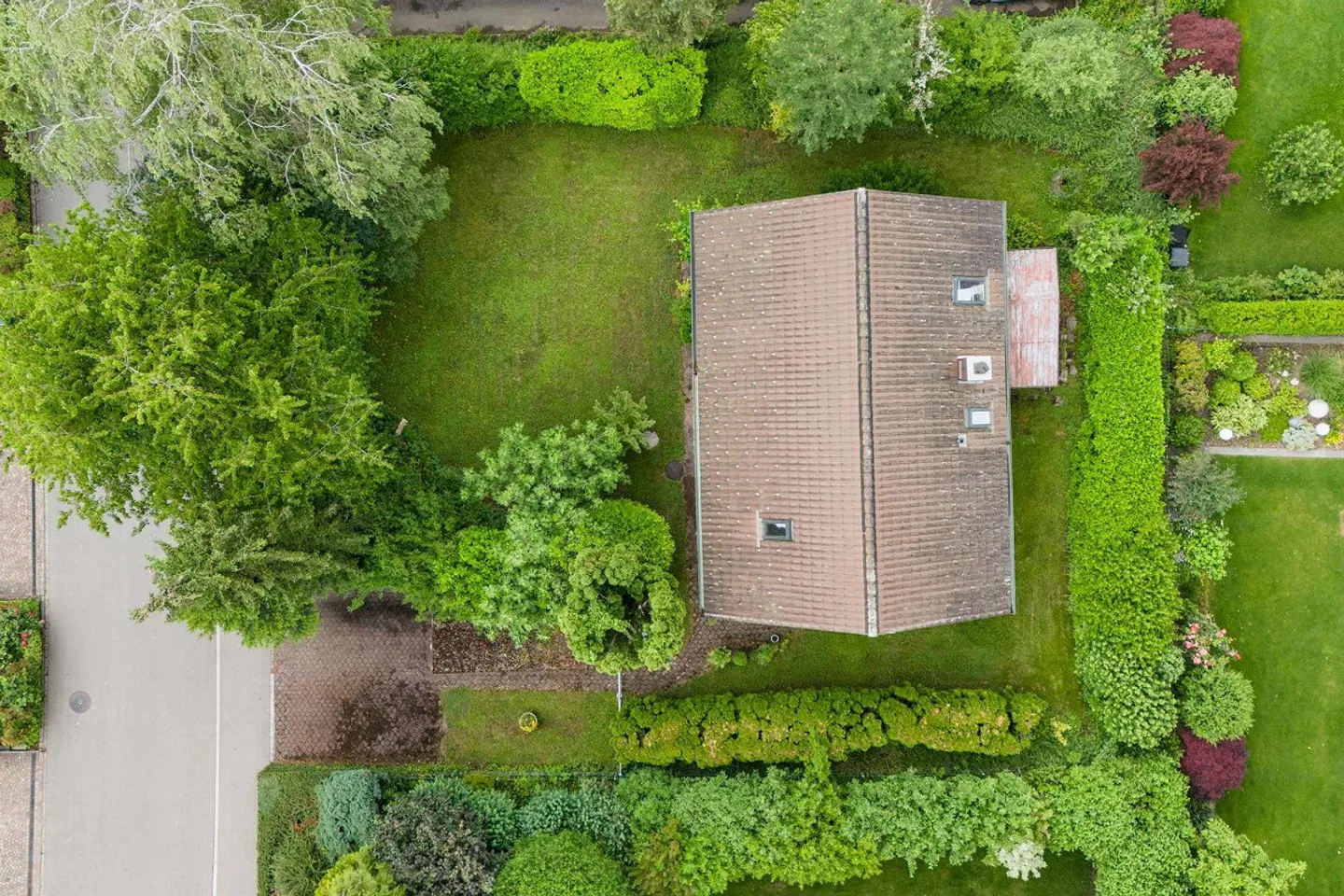 Casa unifamiliare con potenziale di sviluppo - Foto 2 di 10