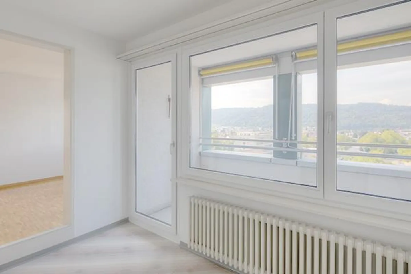 Louer sans dépôt - Vivre au-dessus des toits dans le centre de Wettingen ! - Photo 5 sur 11