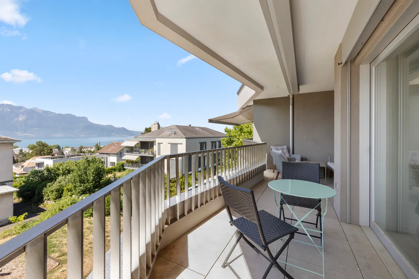 Elegant 3.5-room penthouse with lake view in Vevey - Photo 26 of 34