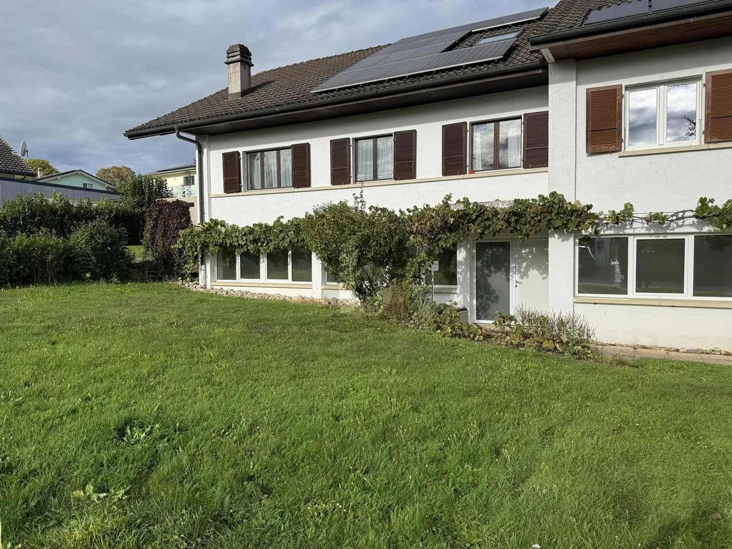 GERÄUMIGES ÄRZTLICHES KABINETT! - Foto 1 von 6