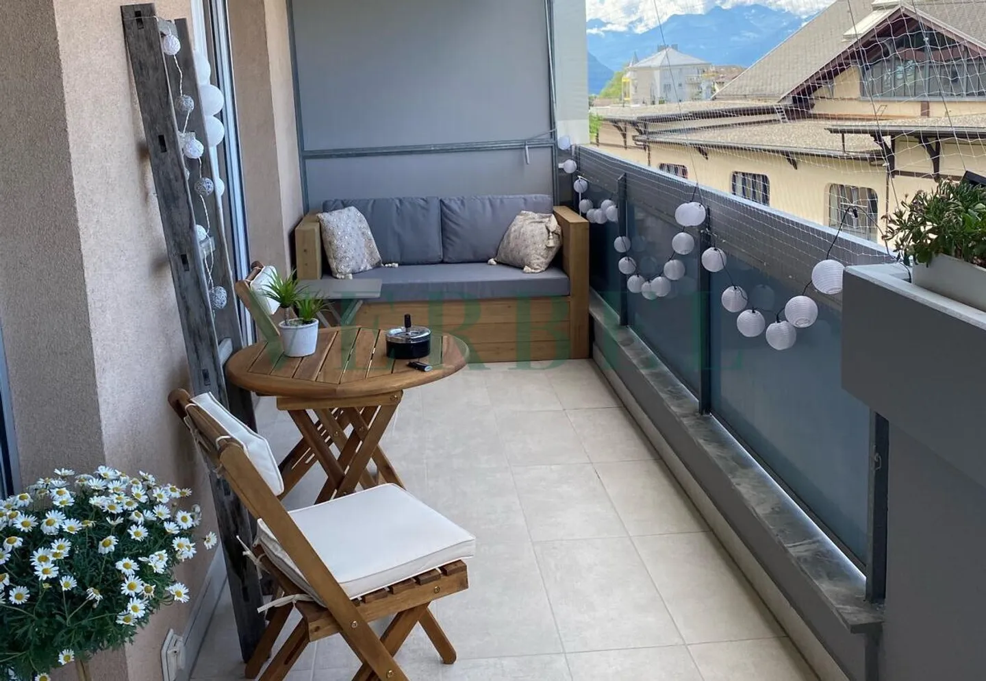 Beautiful renovated 3.5-room apartment with magnificent lake view - Photo 8 of 11