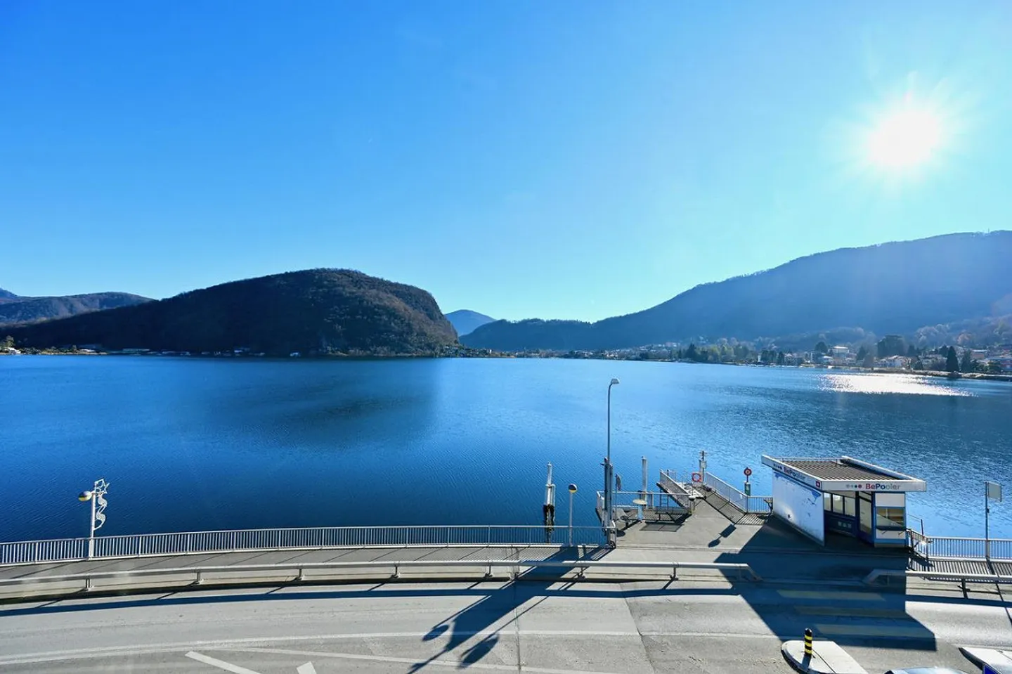 Appartamento completamente ristrutturato con vista lago a Ponte Tresa - Foto 2 di 13